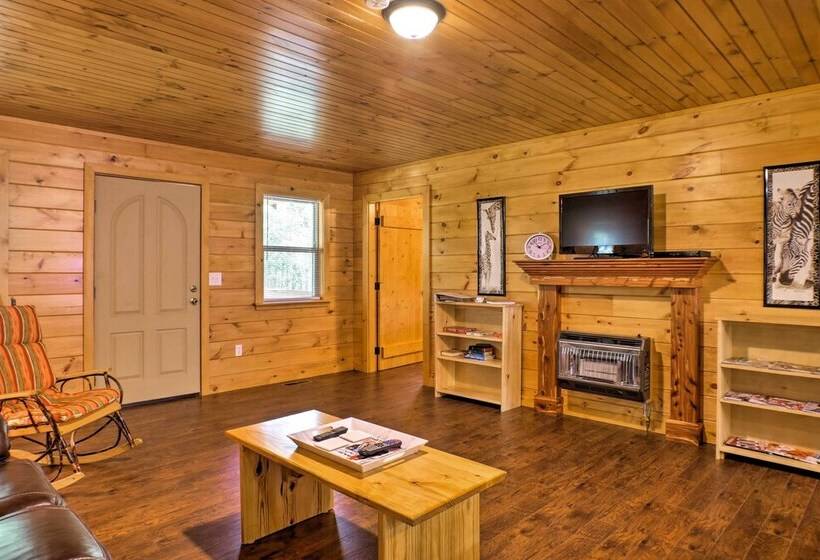 14 Mi To Little River Canyon: Scenic Alabama Cabin