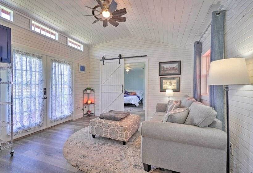 Landscape Views: Sweetwater Country Cottage!