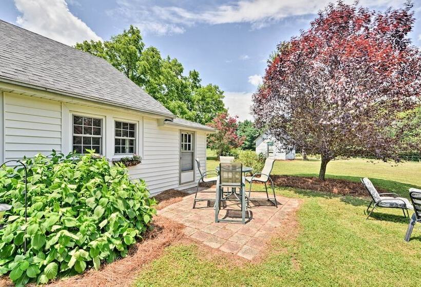 Peaceful Elkin Vacation Rental ~ 17 Mi To Mt Airy!