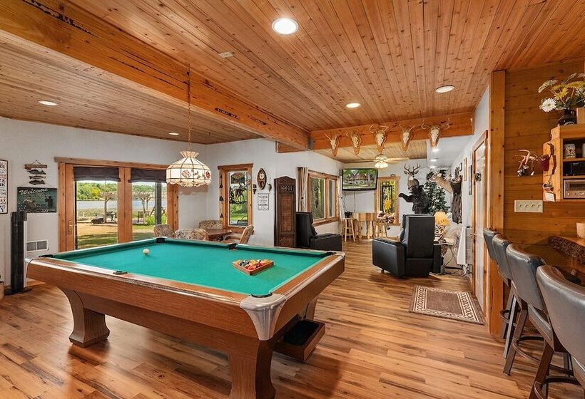 膳宿费 Cabin Retreat On Big Crooked Lake