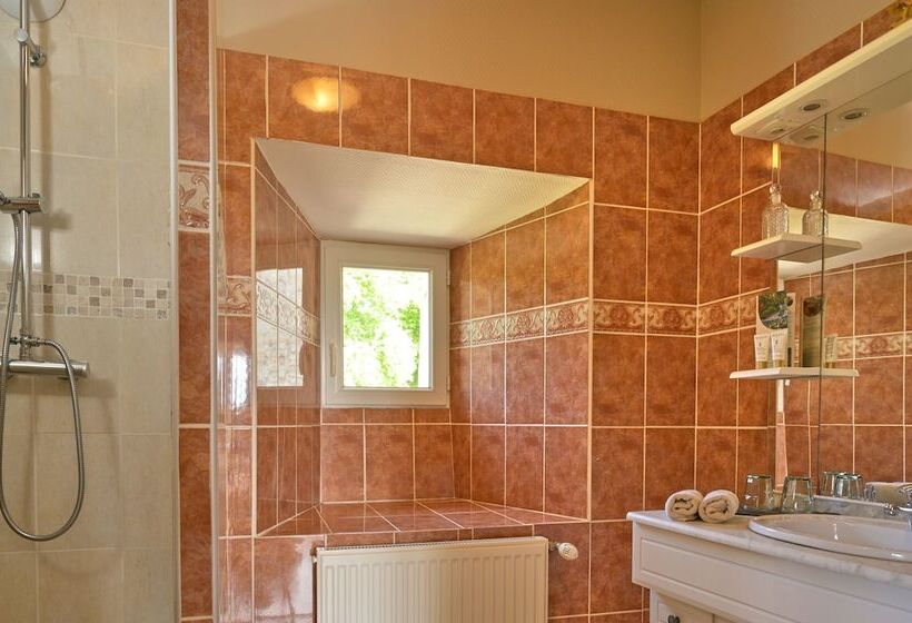 بنسيون Domaine Du Vidal