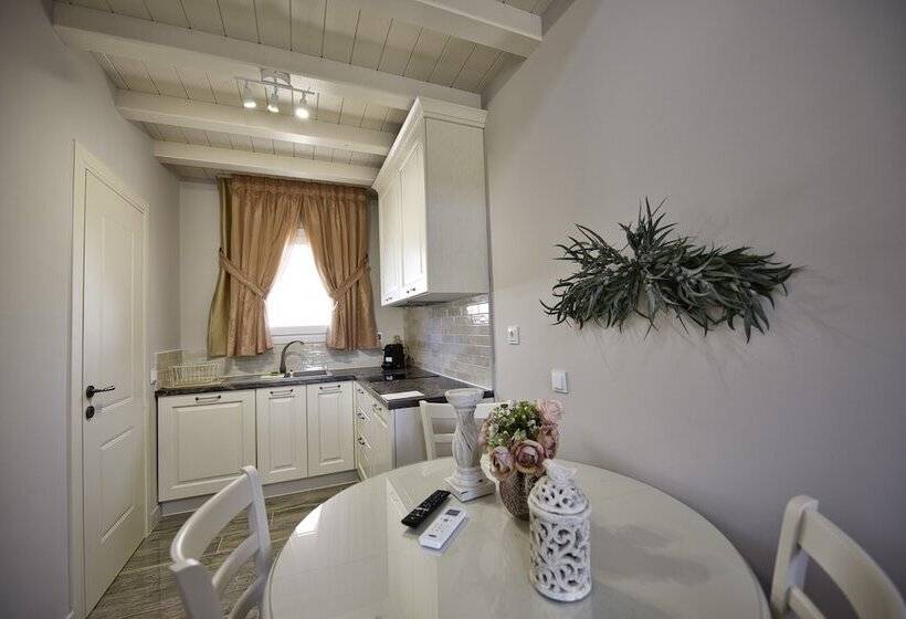 بنسيون Nafsika Suites