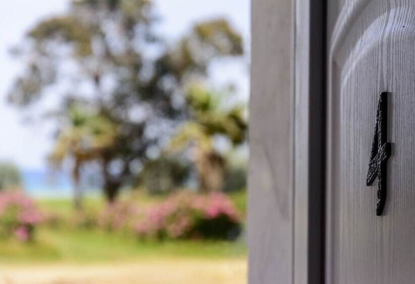 פנסיון Nafsika Suites