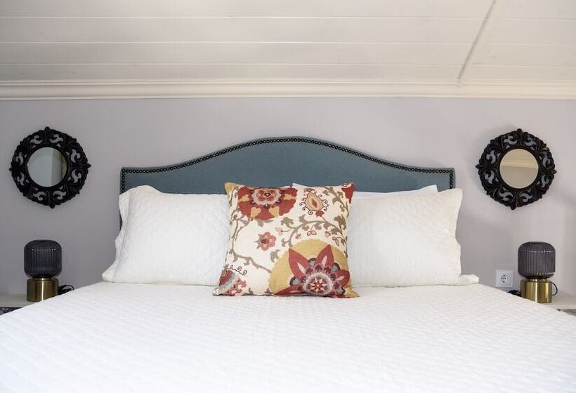 פנסיון Nafsika Suites