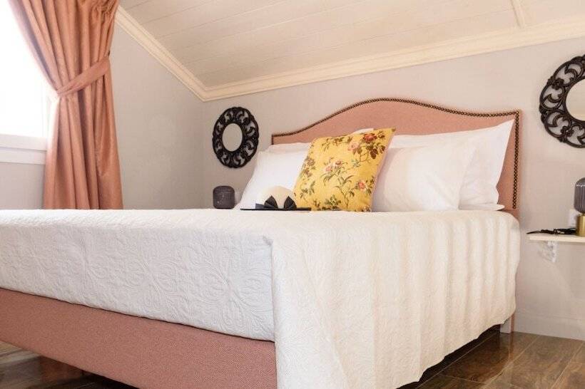 פנסיון Nafsika Suites