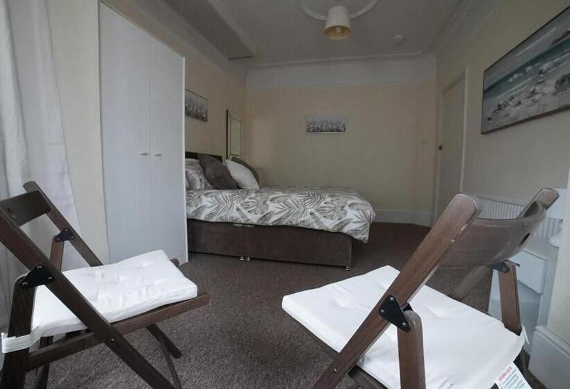 ペンション Silverdale House