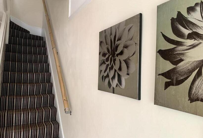 ペンション Silverdale House