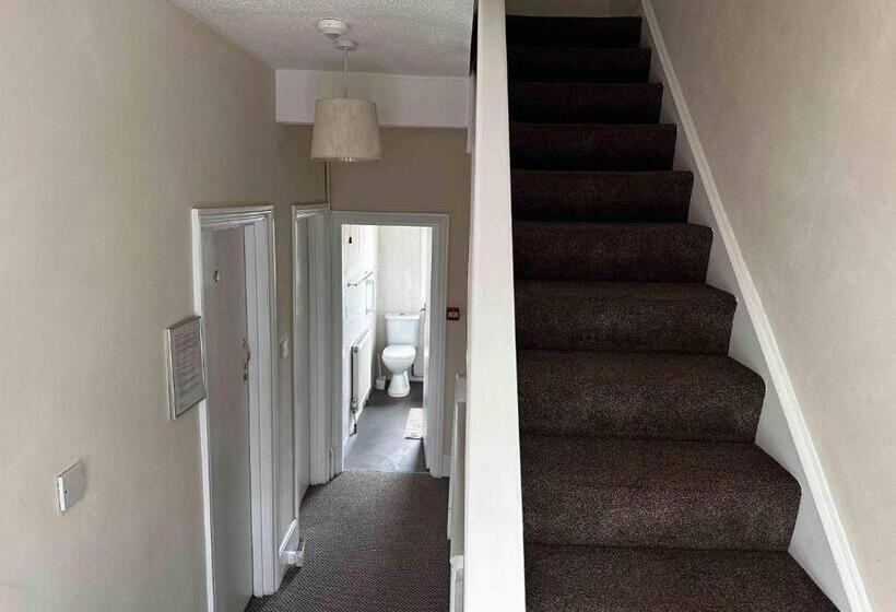 ペンション Silverdale House