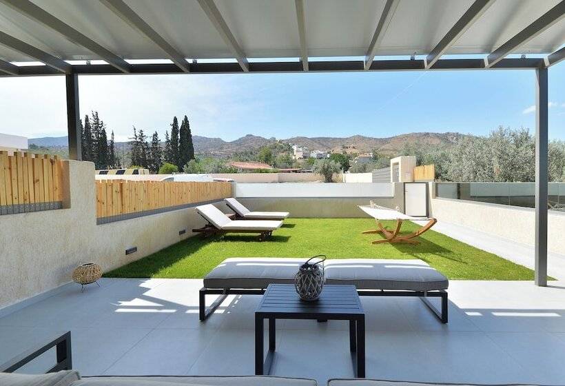 פנסיון Swan Paradise Residences