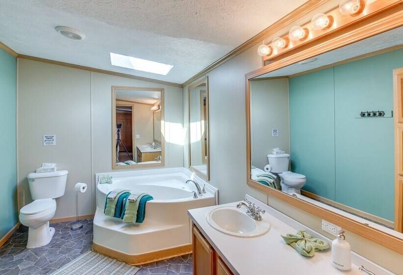 People And Paws Vacation Home By Wisconsin Dells!