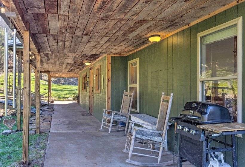 Cherokee Nat L Forest Retreat: Renovated Cabin!