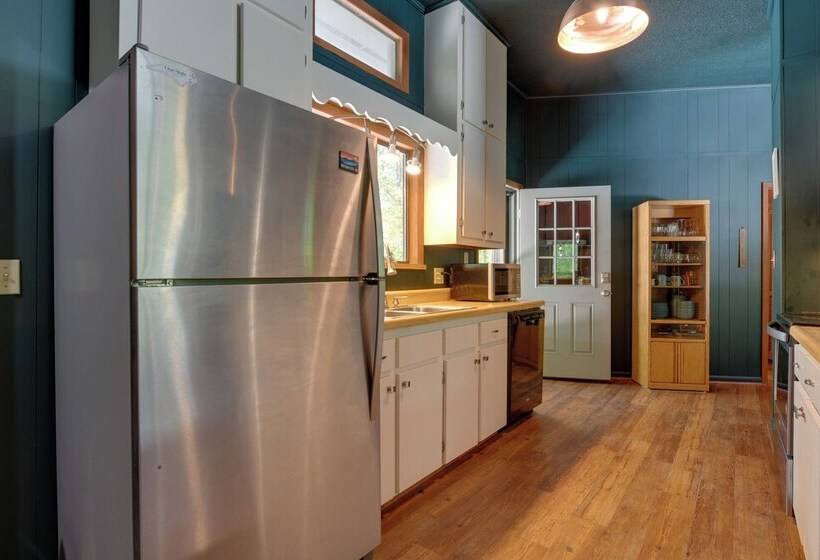 Pet Friendly Cabin   1 Mi From Fontana Lake!