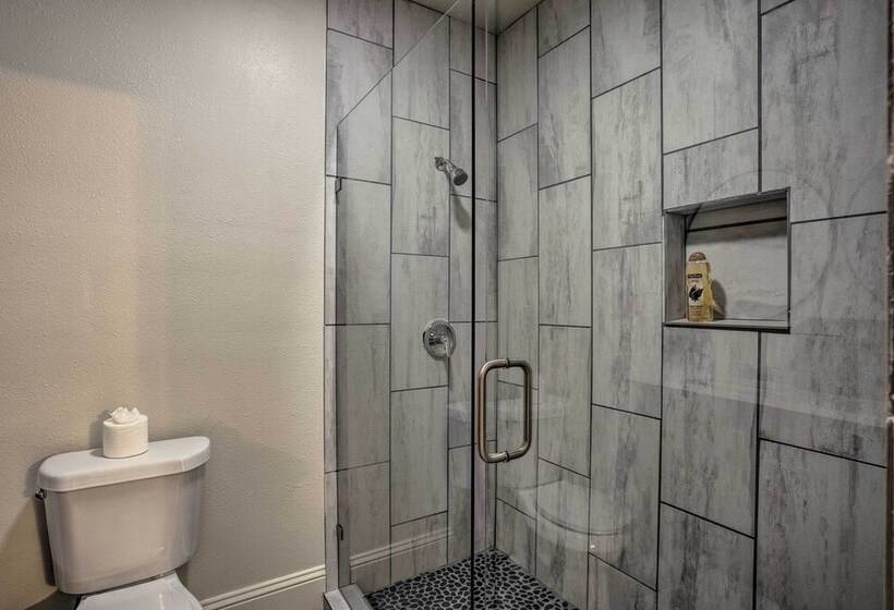 Pet Friendly Dallas Home: Close To Downtown!