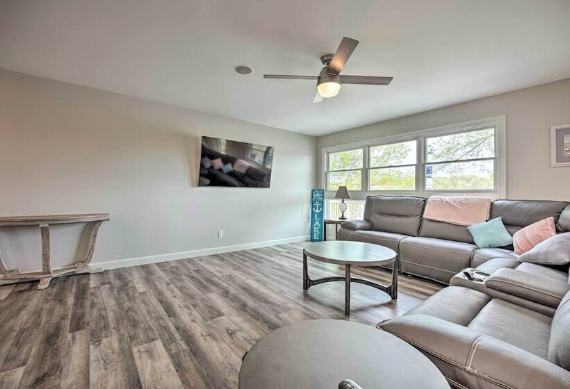 Pet Friendly Grass Lake Retreat W/ Game Room!