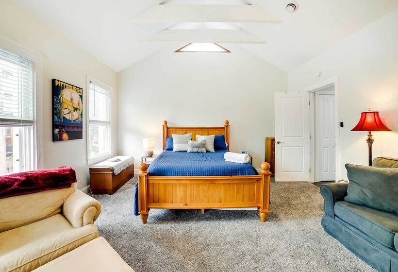 Pet Friendly Home 100 Feet To Walnut Street