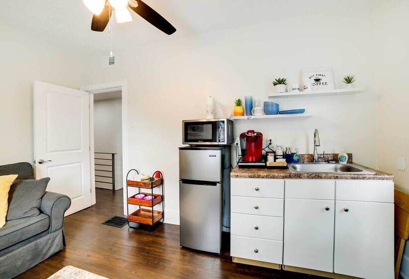 Pet Friendly Home 100 Feet To Walnut Street