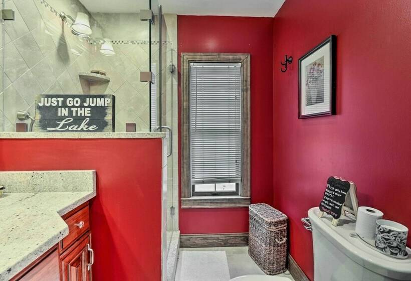 Petfriendly Woodbury Cottage W/ Fire Pit & Pool!