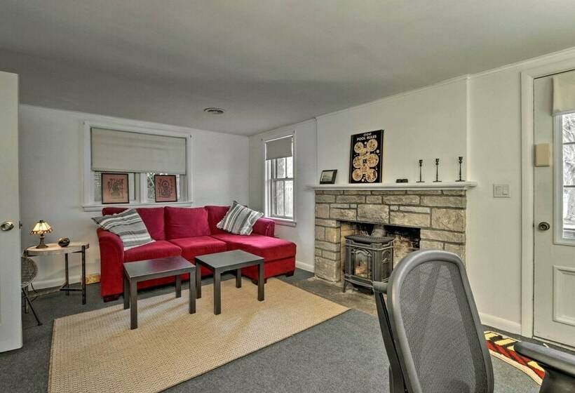 Petfriendly Woodbury Cottage W/ Fire Pit & Pool!