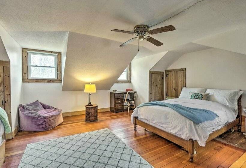 Petfriendly Woodbury Cottage W/ Fire Pit & Pool!