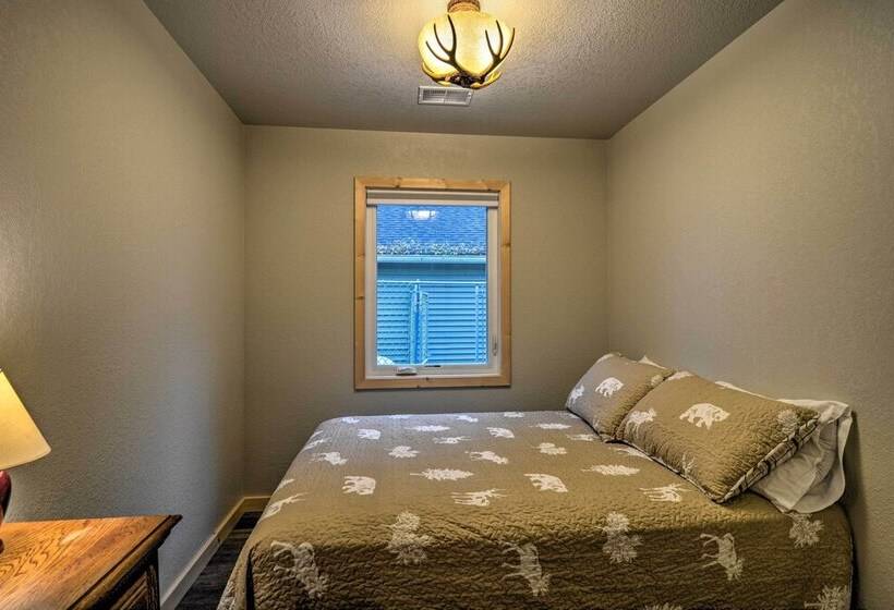 Pet Friendly Petoskey Area Cabin, Walk To River!