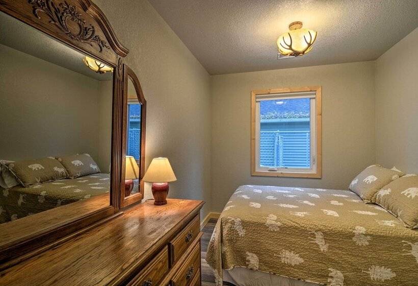 Pet Friendly Petoskey Area Cabin, Walk To River!