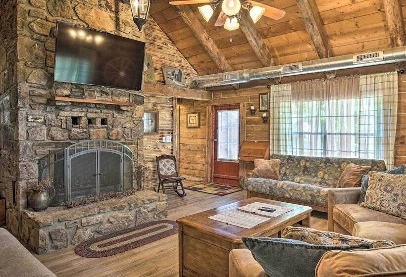 Picturesque Log Cabin < 1 Mile To Table Rock Lake!