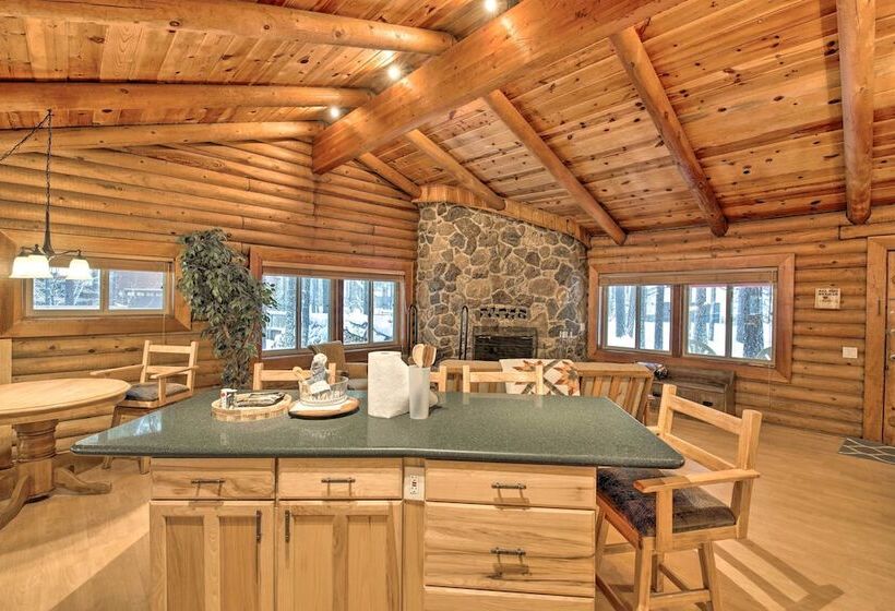 11 Mi To Rainbow Lake: Family Home W/ Large Yard