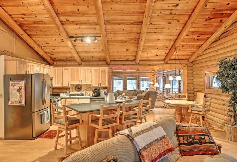 11 Mi To Rainbow Lake: Family Home W/ Large Yard