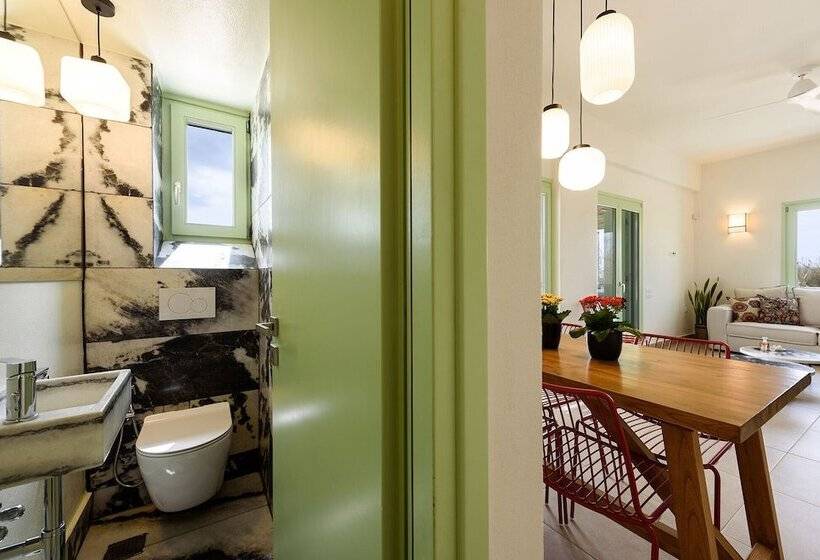 Plioni Villas & Suites