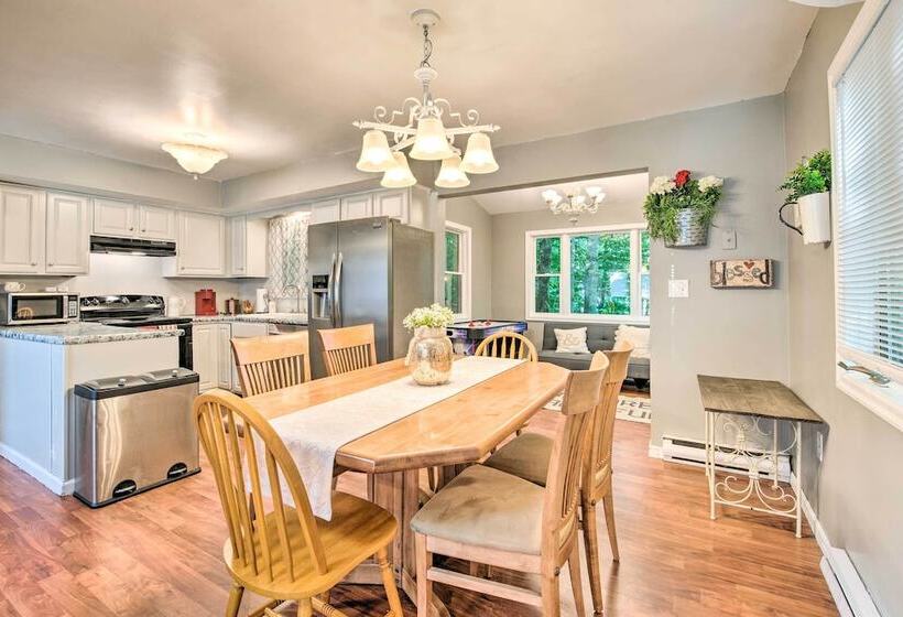 Poconos House W/ Large Deck, Gas Grill & Fire Pit!