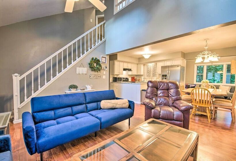 Poconos House W/ Large Deck, Gas Grill & Fire Pit!