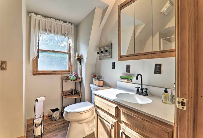 2 Mi To Elk Mountain: Poconos Escape On 11 Acres!
