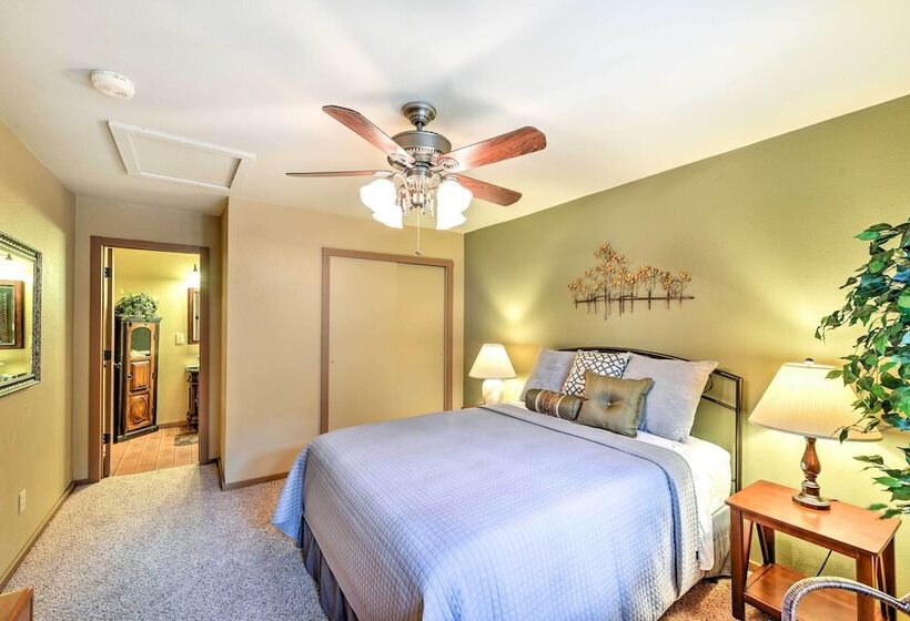 Prescott Cabin W/ Beautiful Forest Views & Deck!