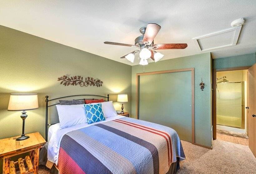 Prescott Cabin W/ Beautiful Forest Views & Deck!