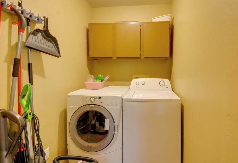 Prescott Hideaway W/ Deck, Sauna & Mountain Views!