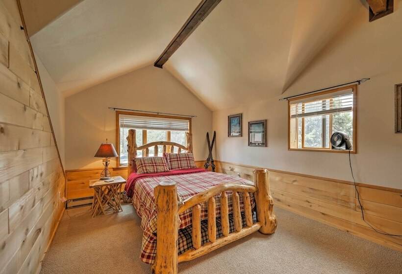 Near Hiking: Vernon Cabin W/ Hot Tub On 30 Acres!