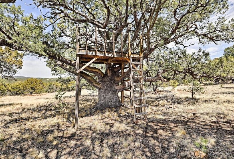 Near Hiking: Vernon Cabin W/ Hot Tub On 30 Acres!