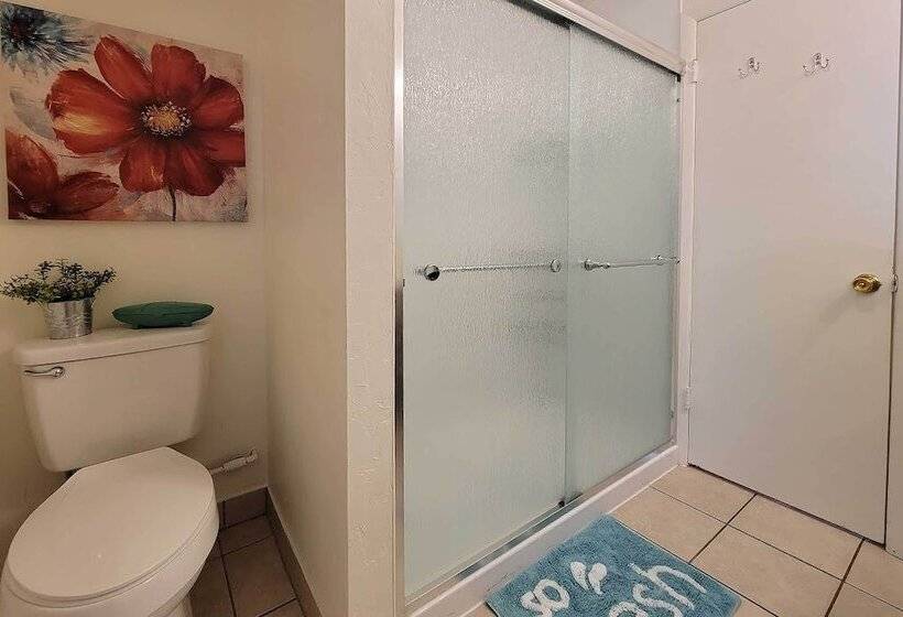 Quaint & Cozy Cottage: 3 Mi To Palisade Wineries!