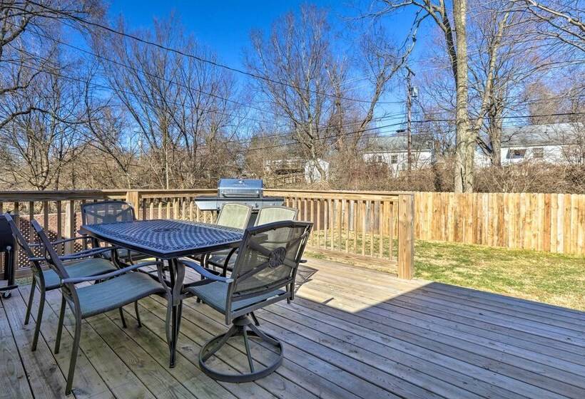 Quaint Creekside Cottage W/ Porch & Backyard!