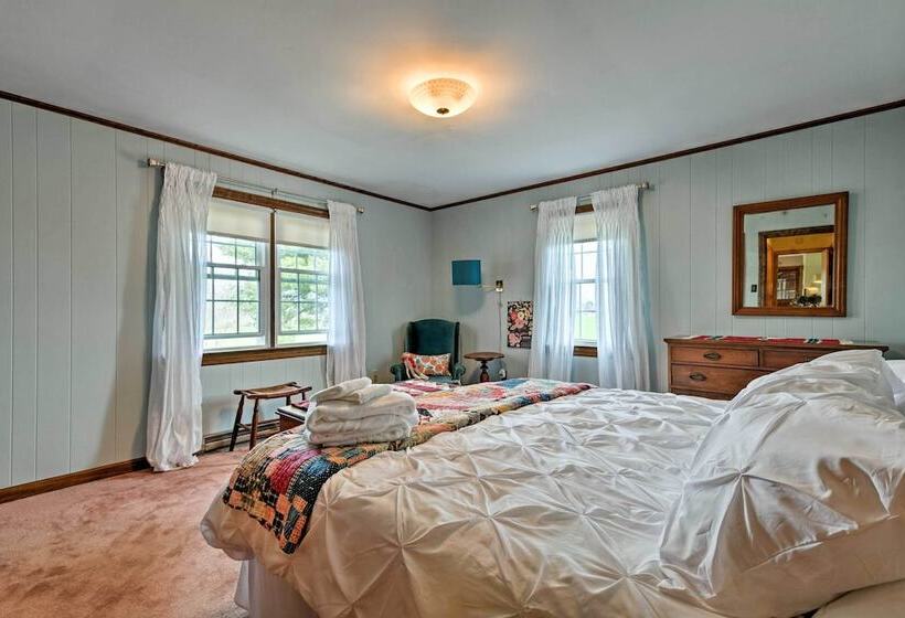 Quaint Elkton Home Near Shenandoah National Park!