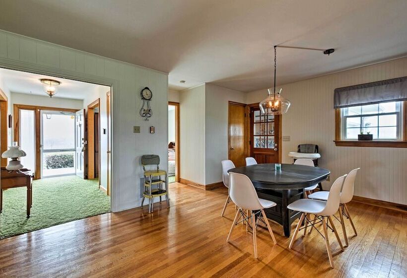 Quaint Elkton Home Near Shenandoah National Park!