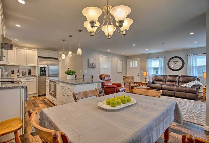 Quaint Mystic Home ~ 1 Mi To Town & Masons Island