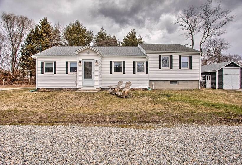 Quaint Mystic Home ~ 1 Mi To Town & Masons Island