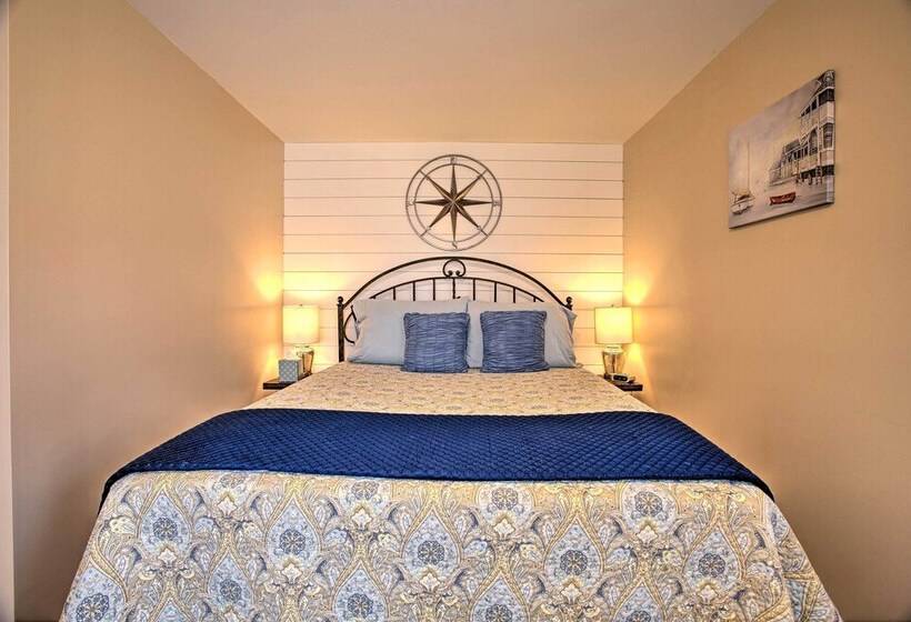 Quaint Mystic Home ~ 1 Mi To Town & Masons Island