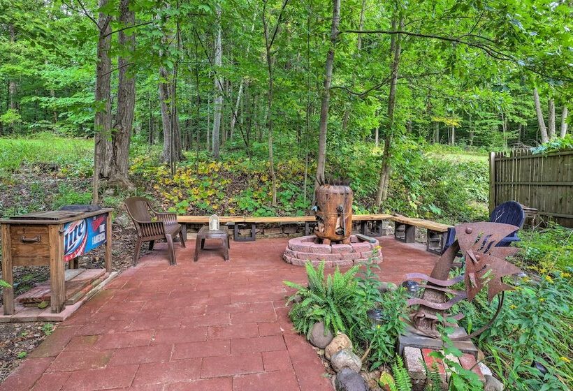 Quaint Plymouth Cabin   1 Mi To Road America!