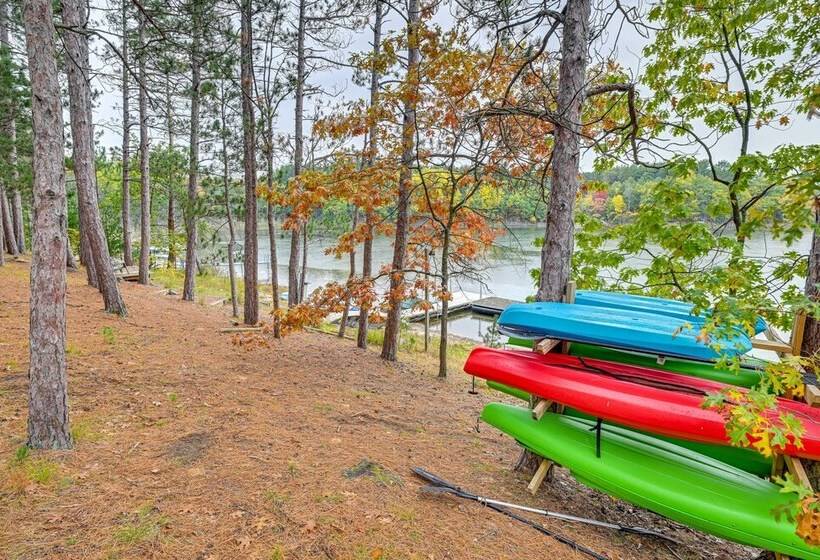 Quiet Retreat On Lake W/ Kayaks, Boats + Bikes!