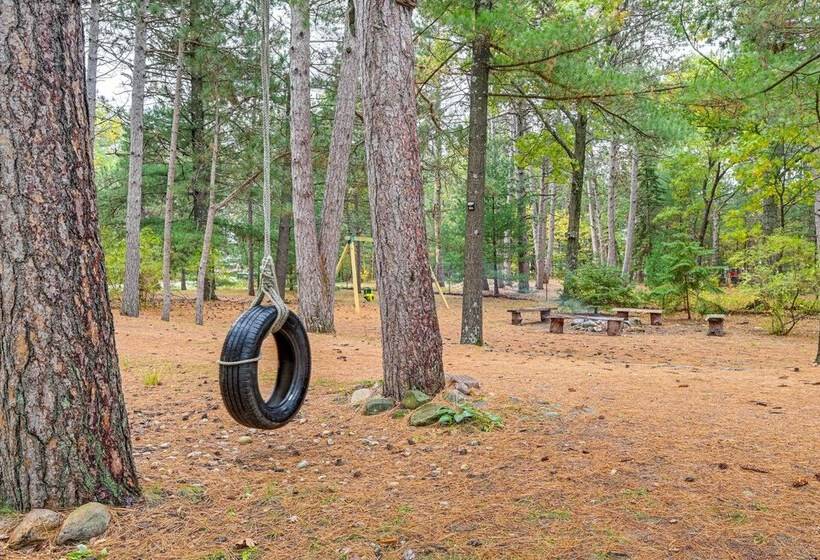 Quiet Retreat On Lake W/ Kayaks, Boats + Bikes!