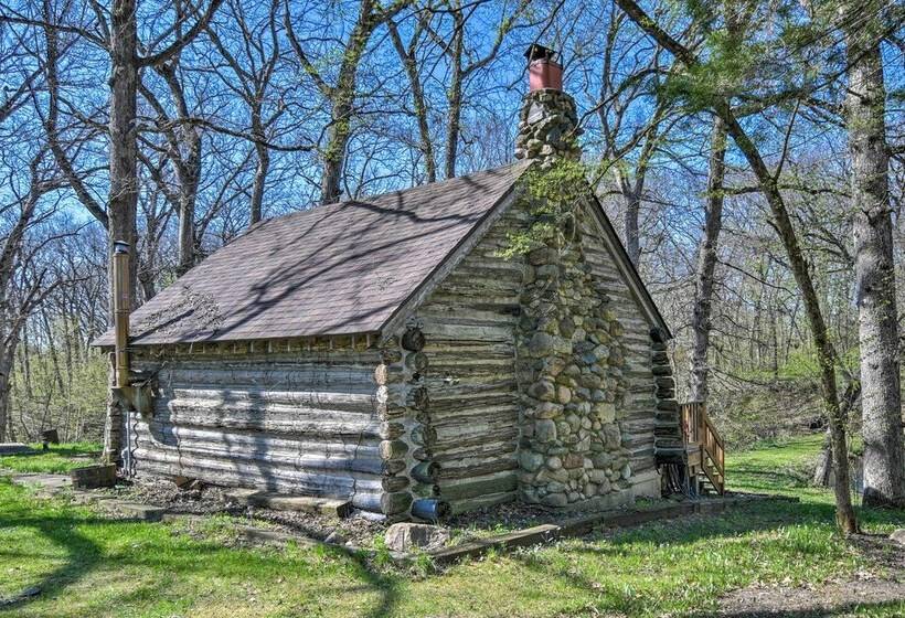 Raccoon River Retreat: Indoor Pool & Outdoor Fun!