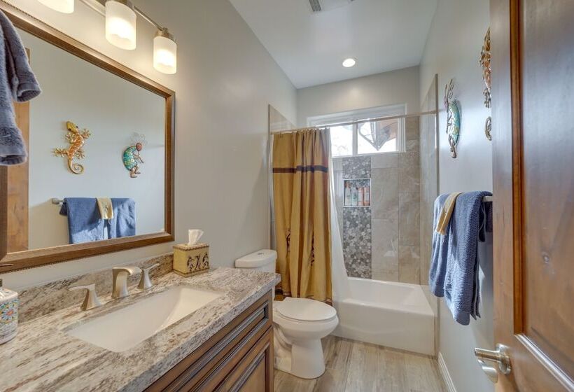 Red Rock Country Home With Patio & Mountain Views!