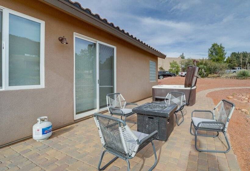 Red Rock Country Home With Patio & Mountain Views!